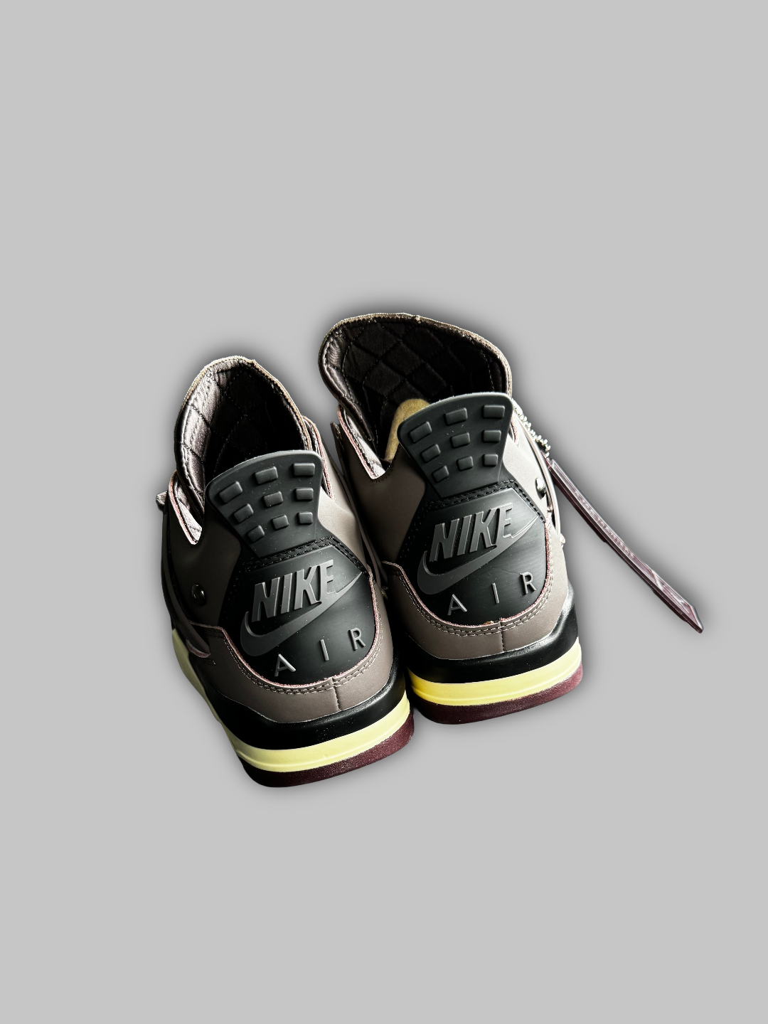 Jordan 4 Retro SP A Ma Maniére Violet Ore