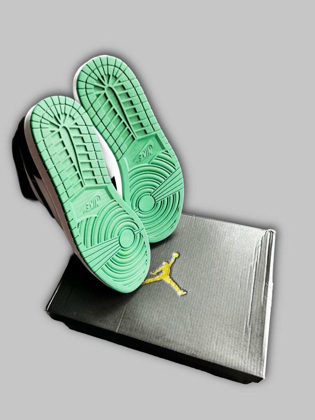 Jordan 1 Mid Green Toe